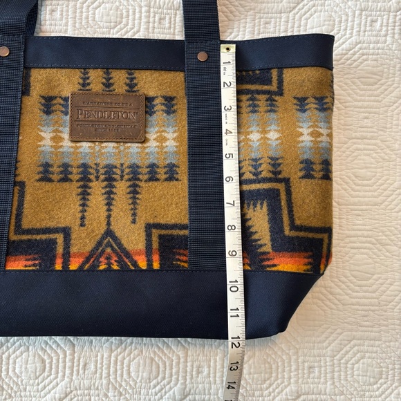 Pendleton Wool Zip Tote - Picture 10 of 12